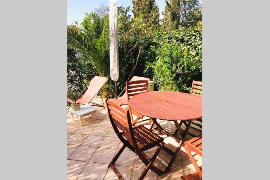 La Petite Pinede Studio Climatise Proche Plage Sanary-sur-Mer Eksteriør bilde