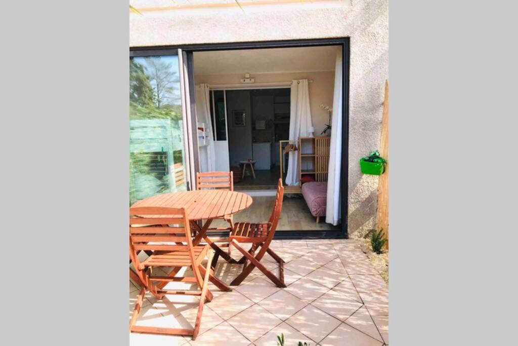 La Petite Pinede Studio Climatise Proche Plage Sanary-sur-Mer Eksteriør bilde