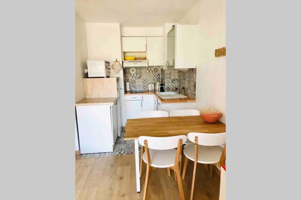La Petite Pinede Studio Climatise Proche Plage Sanary-sur-Mer Eksteriør bilde