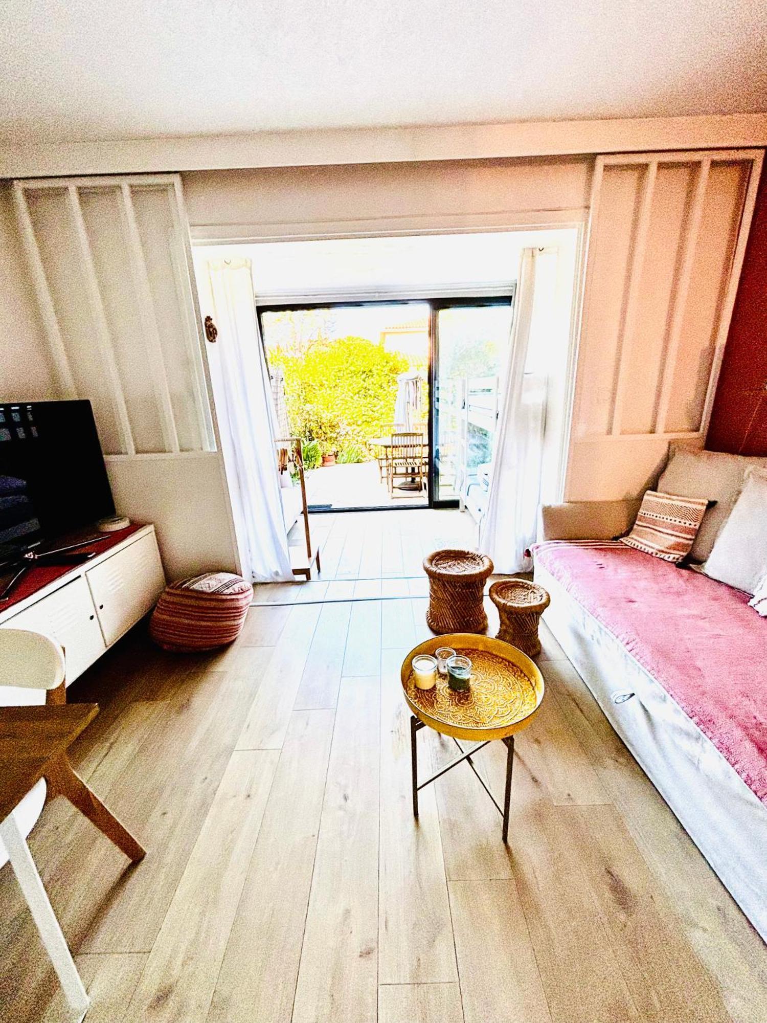 La Petite Pinede Studio Climatise Proche Plage Sanary-sur-Mer Eksteriør bilde